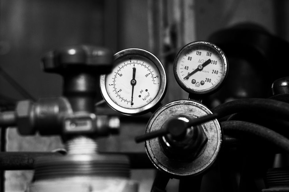 التحكم في عمليات الأجهزة الدقيقة